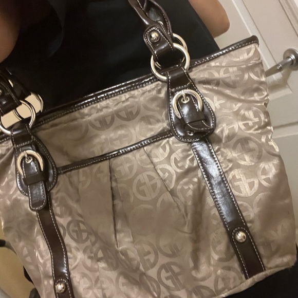 Giani Bernini handbag with light brown and sheen logo and dark brown trim - Picture 6 of 6